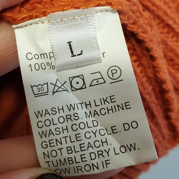 Orange Loose Crew-neck Sweater in Size Large - Picture 8 of 10
